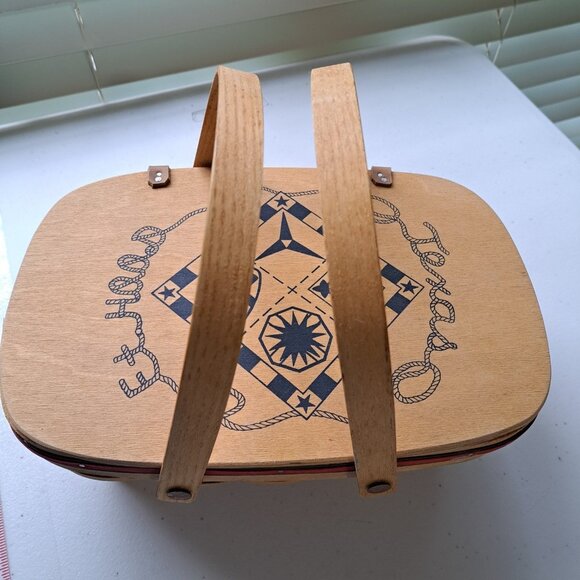 VTG Carnation Basket Wood Texas Military Fort Hood Officer Wives Club Quilt - Picture 12 of 15